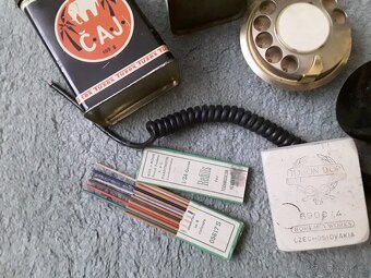 zajímavý konvolut RETRO předmětů od bakelitu po... - 2