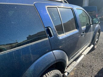 Nissan Pathfinder - 2