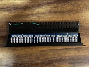 Patch panel LEXI-Net UTP cat.5e 24p - 2