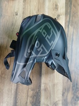 Integrální helma na horské kolo Troy Lee Designs - 2