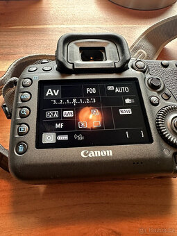 Tělo Canon EOS 5D Mark IV černé, TOP stav - bez závěrky 3000 - 2