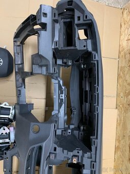 Airbagová sada Volkswagen Caddy s novou originální deskou - 2