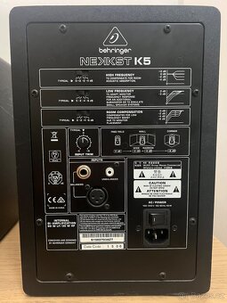 2ks Behringer NEKKST K5 Aktivní studiové monitory - 2