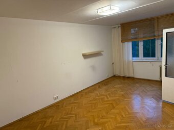 Dlouhodobý pronájem bytu 2+1 68m2 se zaskleným balkónem - 2