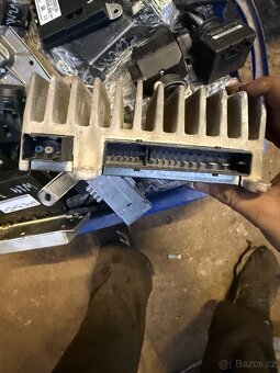 zesilovač Mercedes W164 W211 W204 W251 W212 - 2