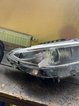 Bmw f22/23 pravý světlomet na díly - 2