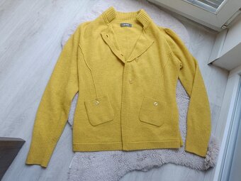 Dámský žlutý vlněný svetr s kapsami, vel. M/L - 2
