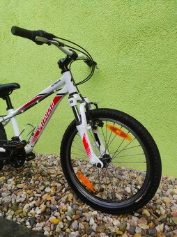 Značkové dětské kolo SPECIALIZED 20" (bílá/červená) - 2