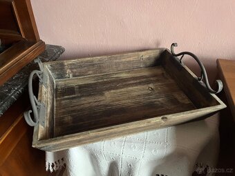 Krásný dřevěný tác - 2