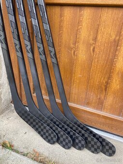 Hokejka CCM Trigger 6 85flex P29 levá ZÁRUKA - 2