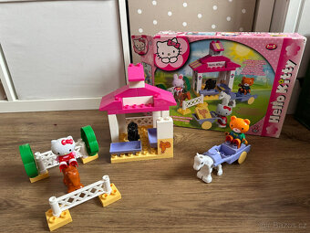 Hello Kitty - Stavebnice stáj s koníky - 2