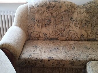 Prodám sedací soupravu s křeslem a 2 taburety - 2