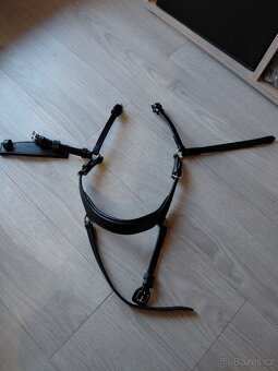 Věcí na kone a jezdce - 2