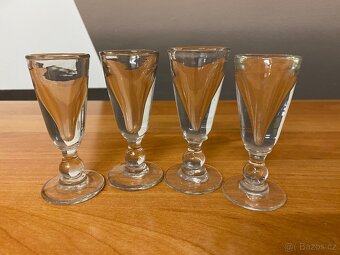 Sběratel nabízí straré panáky - 2