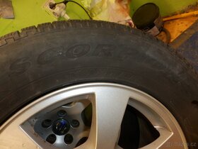 235/65 r17 - 2
