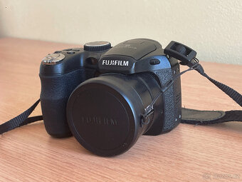 Fuji FinePix S2960, 18x zoom, 14Mp - 2