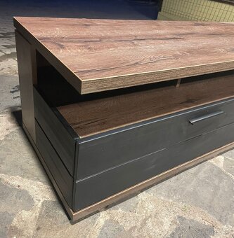 Skříňka pod TV - 2