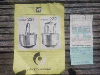 retro Robot ETA Hlinsko, strouhač, šlehač - pěkný stav - 2