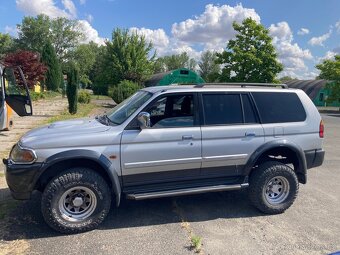 Mitsubishi Pajero Sport 2,5 D - 2