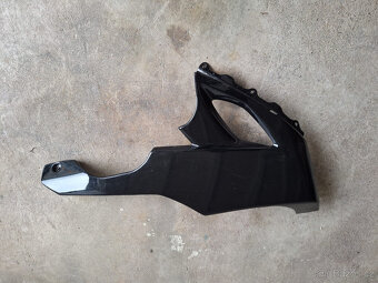 Kawasaki ZX-10R, 2008 - 10, Pravá kapotáž - 2