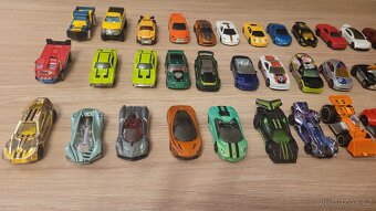 Autíčka hot wheels - 2