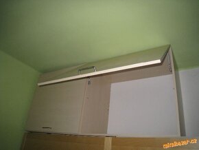 NÁSTAVCE NA ŠATNÍ SKŘÍŇ / DÝHA JAVOR jako nové - 2
