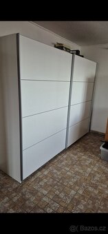 Šatní skříň - 2