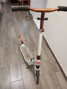 Koloběžka Worker Billo světle hnědá do 100 kg - 2