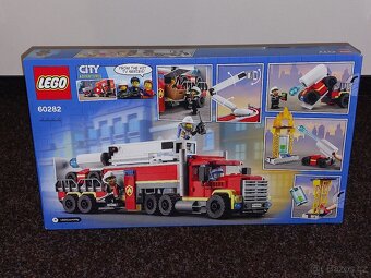Vánoční dárek LEGO City 60282 Velitelská jednotka hasičů - 2