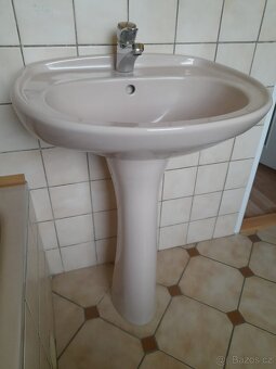 Umyvadlo s nohou - 2