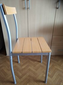 židle dřevená skoro nová - 2