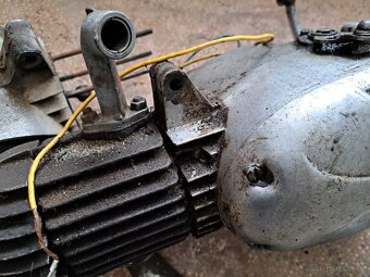 Jawa 555 jawa 550 pařez - 2