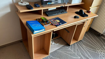 DARUJI STARŠÍ PSACÍ STŮL - 2