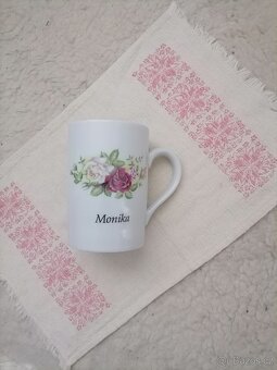 Hrneček se jménem Monika a ubrousek - 2