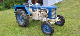 Traktor Zetor 25 - 2