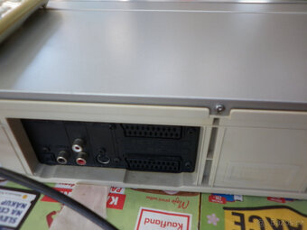 Kombinace DVD a VHS - 2