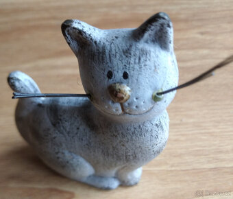 Hezká porcelánová kočka s fousky - 2