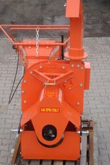 Štěpkovač za traktor WC-8 , pomocník na dřevo - 2