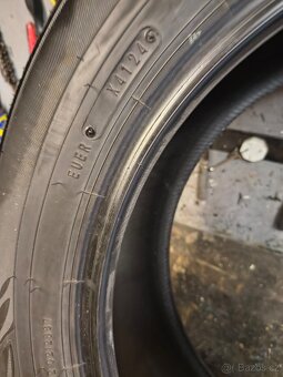 Dunlop Enasave EC300+ 215/60 R17 96H - 2