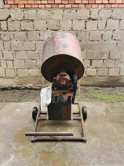 Míchačka stavební. - 2