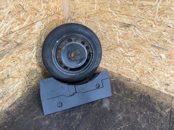 REZERVNÍ KOLO S VYBAVENÍM VW PASSAT B6 5X112 ET50 205/55 R16 - 2