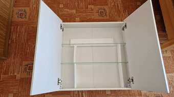 Koupelnová skříňka s LED osvětlením - 2