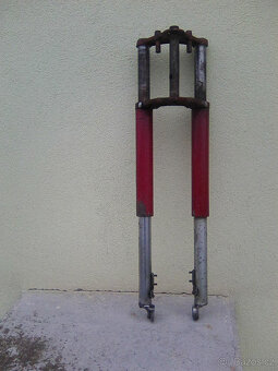 Jawa 250/350 Kývačka- p.vidle,podsedlové plechy,kryty řetězu - 2