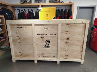 Ducati Panigale V4 BAGNAIA 2023 WORLD CHAMPION REPLICA, AKCE - 2
