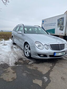 Mercedes Benz E280 - 2