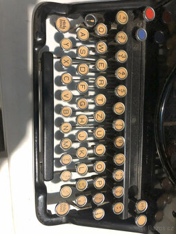 Psací stroj Olivetti - 2