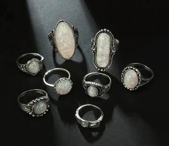 Nová sada souprava bižuterní 8 ks prstynku perletove - 2