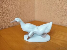 STARA PORCELÁNOVÁ SOCHA, HUSY, značky ROSENTHAL. - 2