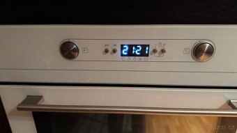 Prodám bílou vestavnou troubu Whirlpool - 2