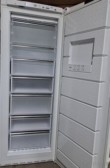 Mrazák 7 šup. Siemens NoFrost, A++. - 2